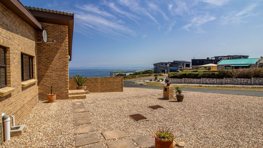 4 Bedroom Property for Sale in De Kelders Western Cape